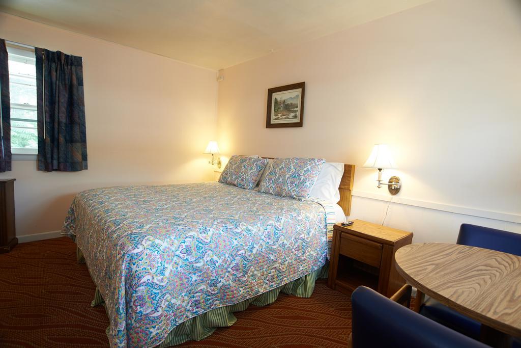Clinton Motel ภายนอก รูปภาพ