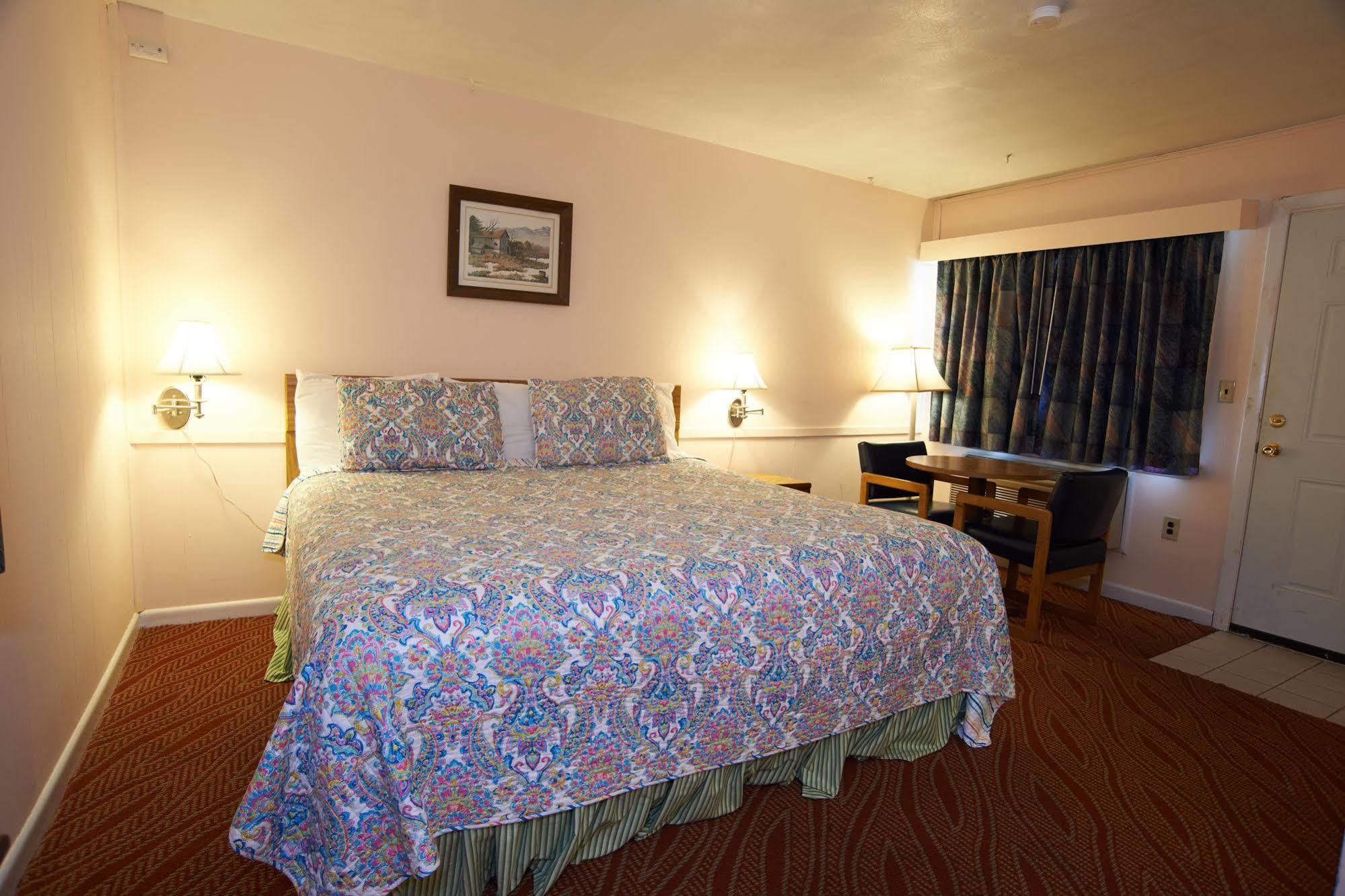 Clinton Motel ภายนอก รูปภาพ
